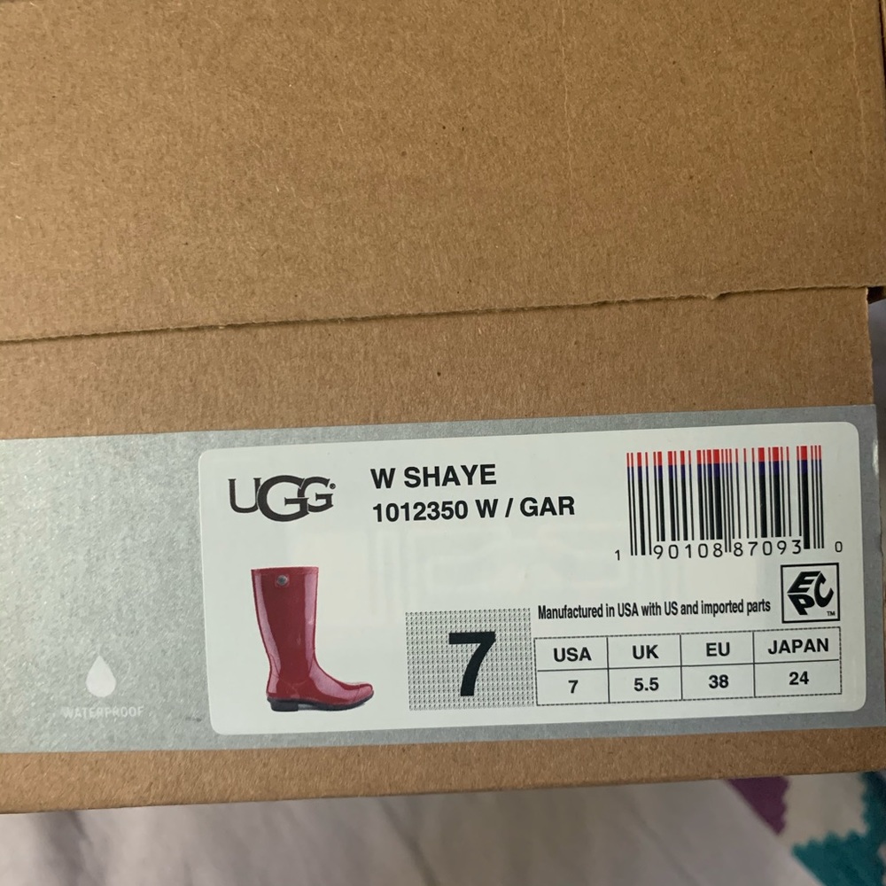 Ugg w/ Shaye rain boots
